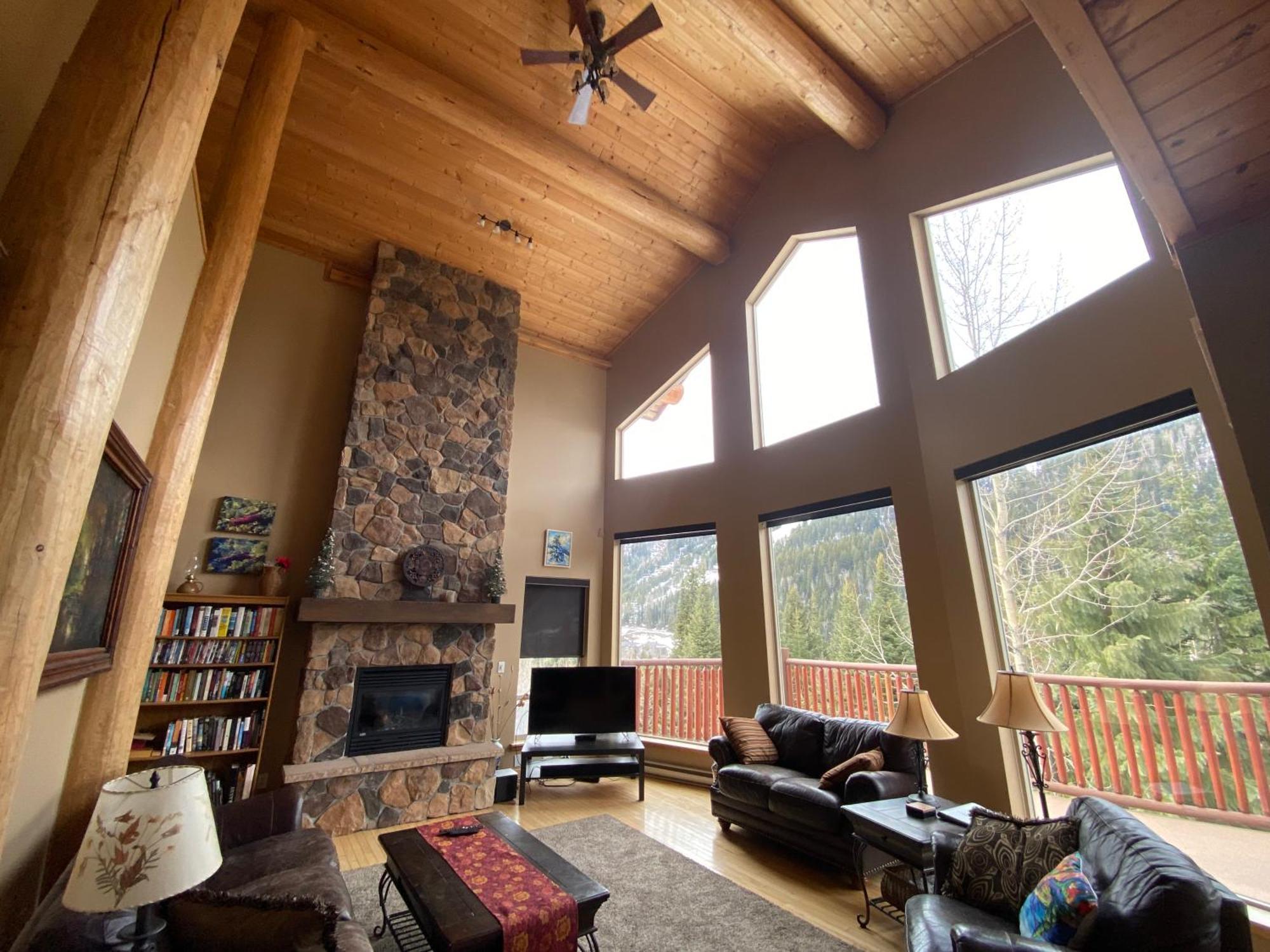 Morrisey Chalet At Sun Peaks Eksteriør billede