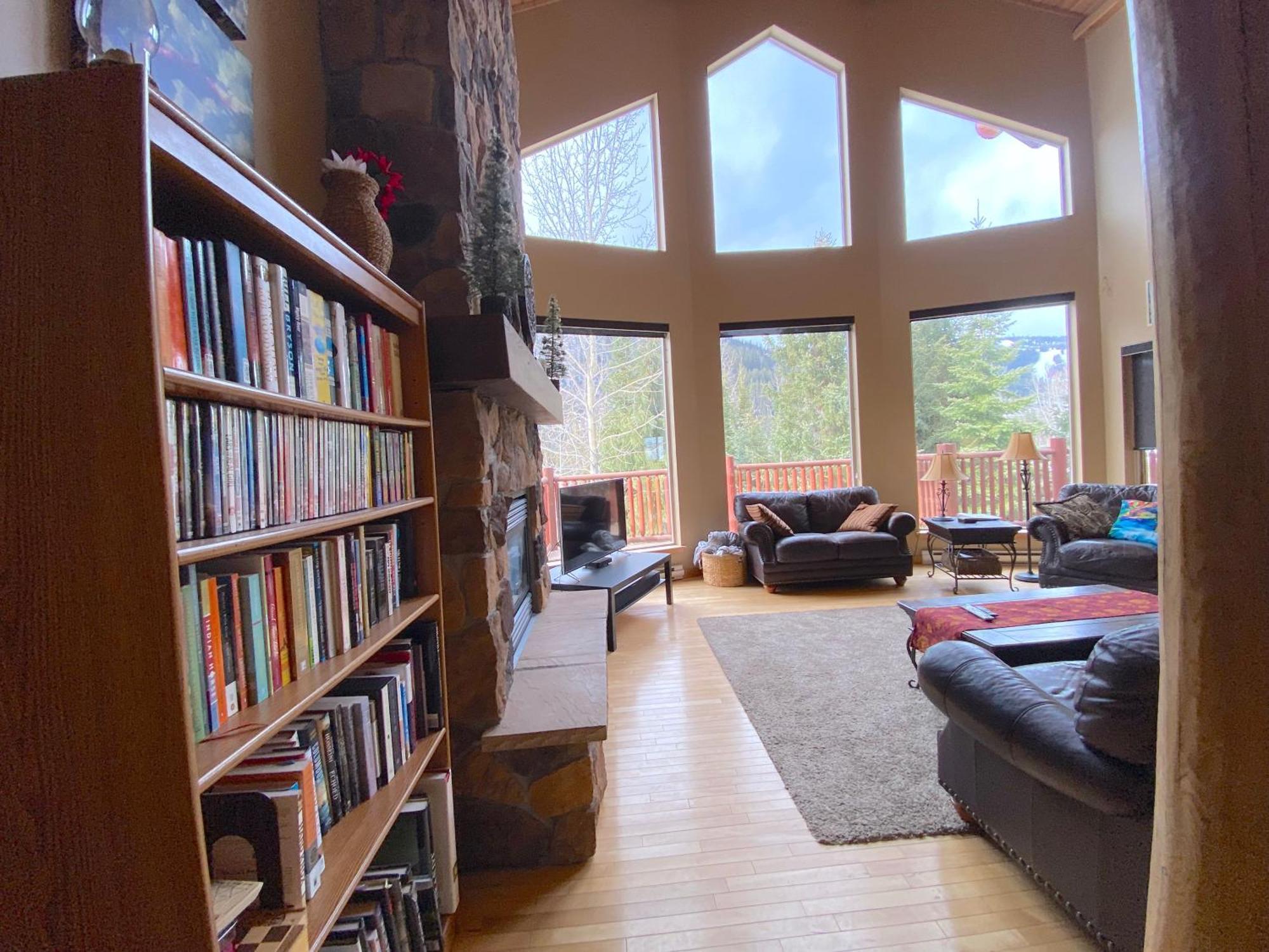 Morrisey Chalet At Sun Peaks Eksteriør billede
