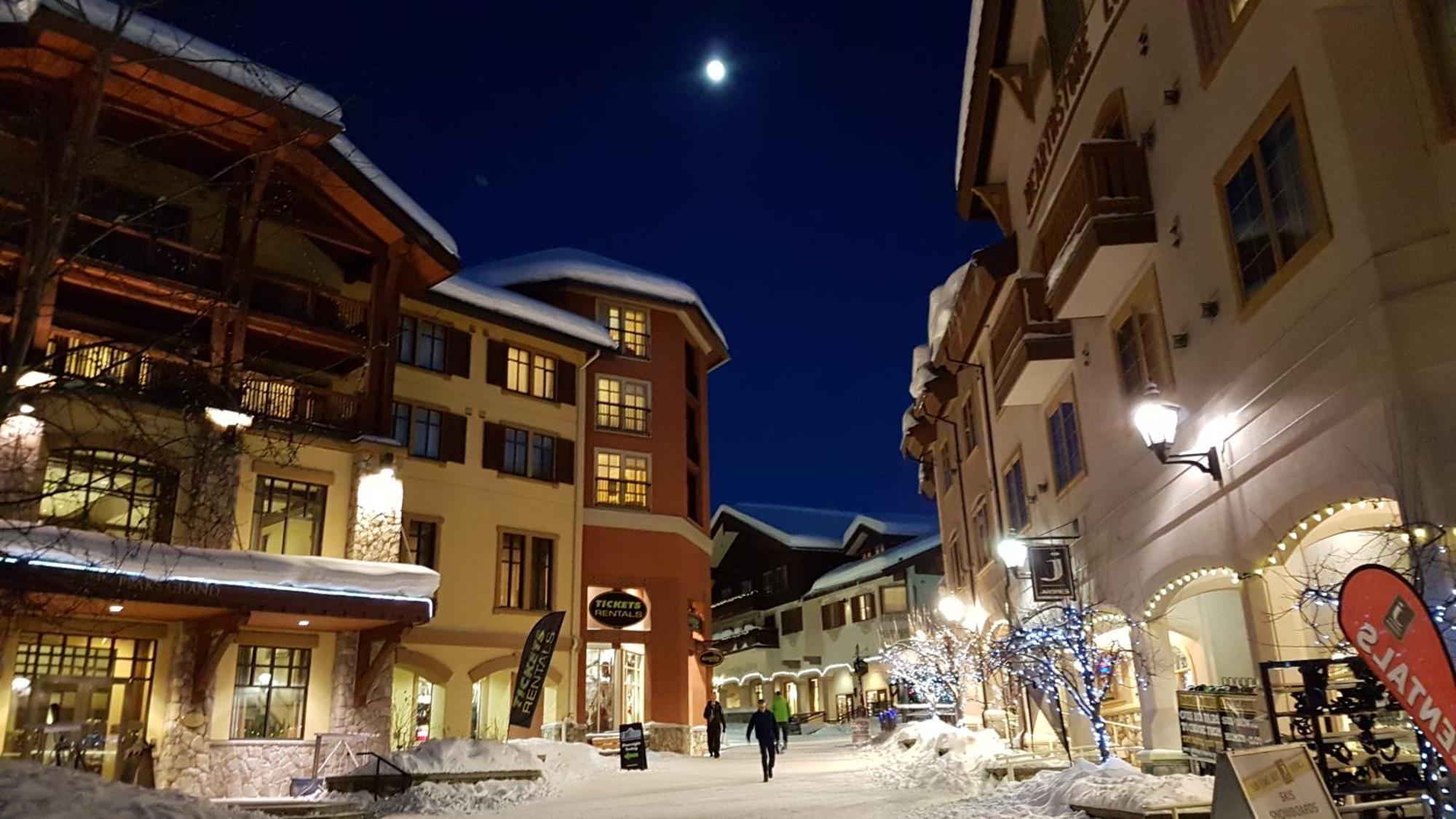 Morrisey Chalet At Sun Peaks Eksteriør billede