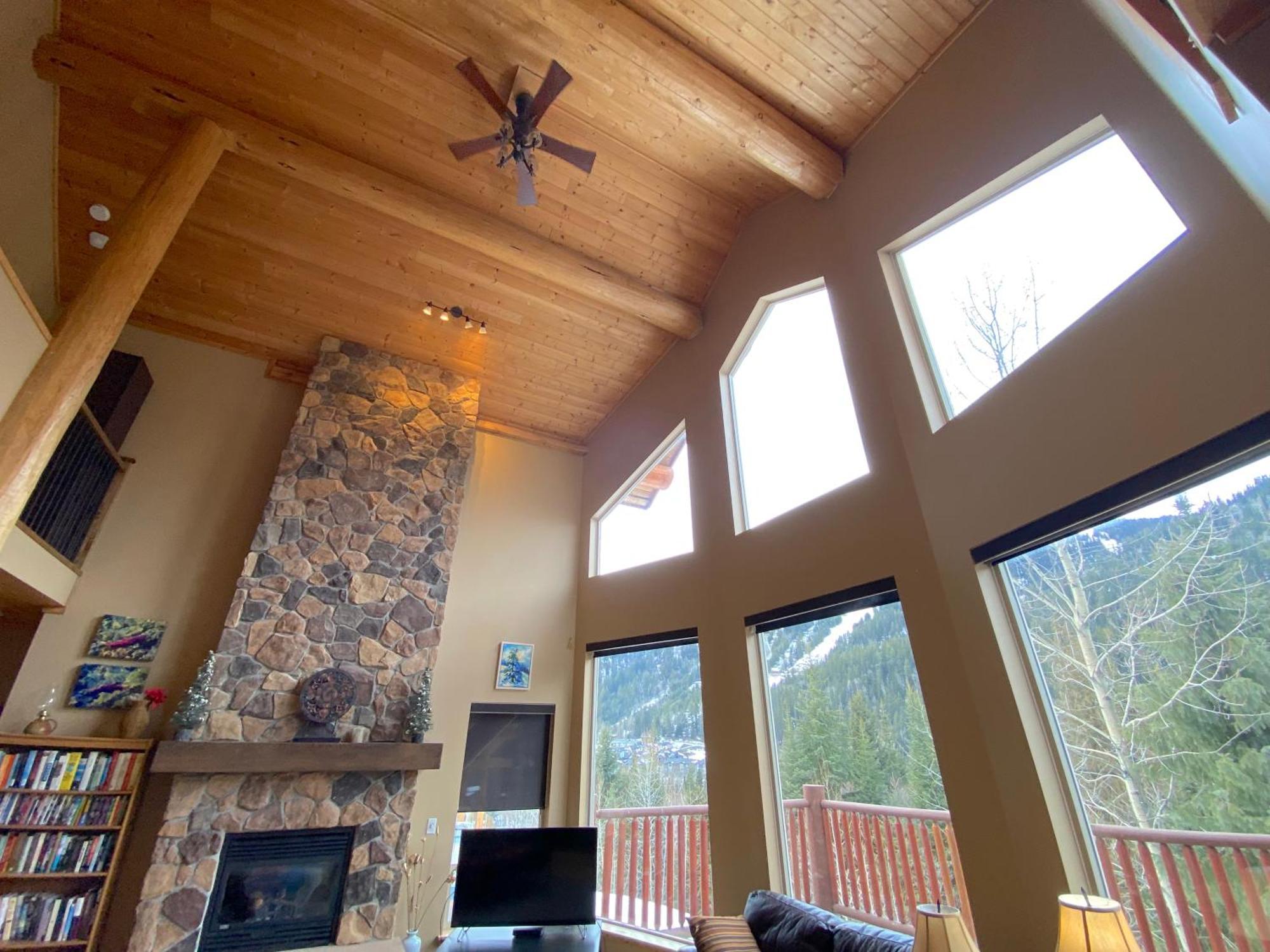 Morrisey Chalet At Sun Peaks Eksteriør billede