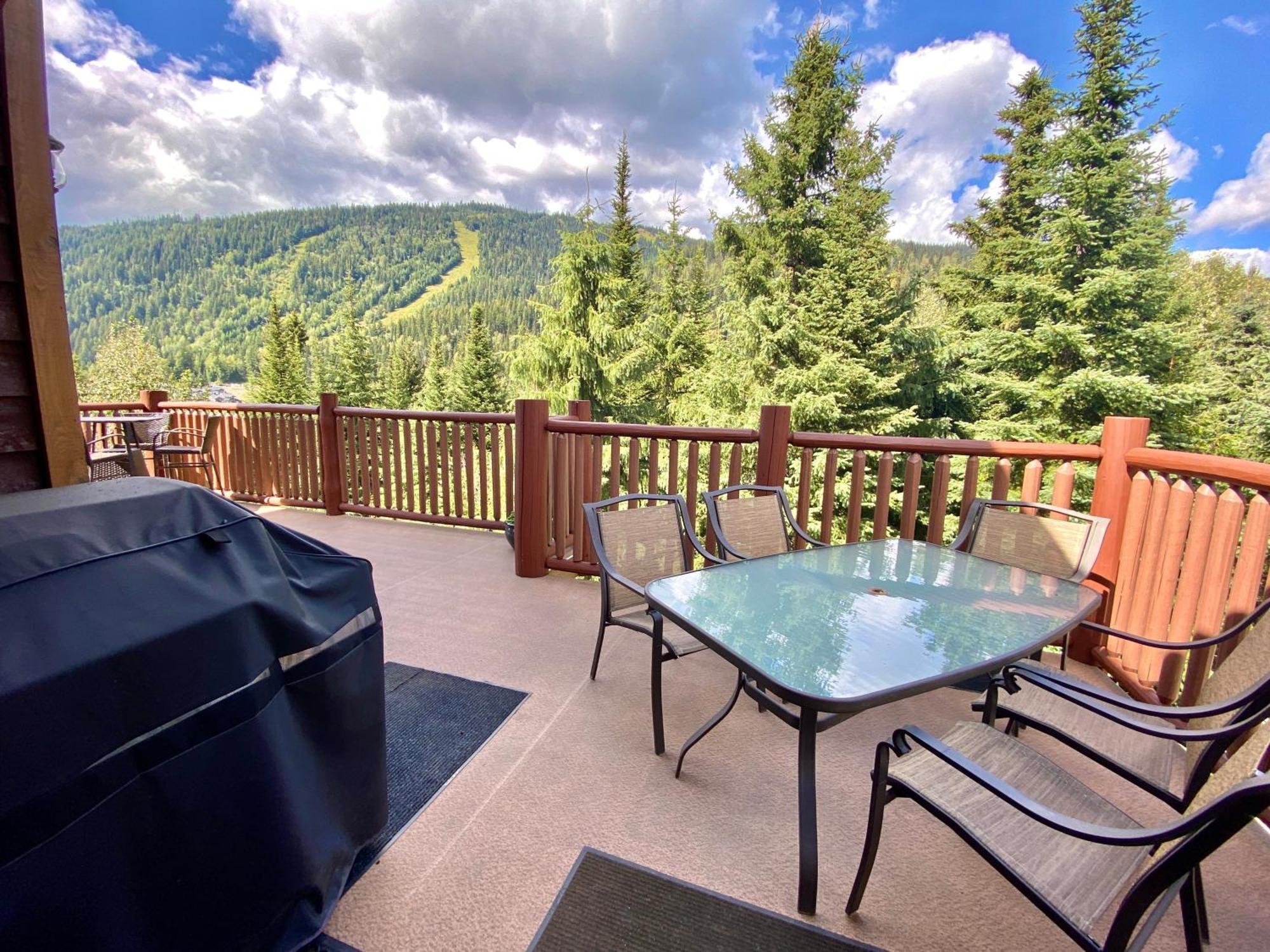 Morrisey Chalet At Sun Peaks Eksteriør billede