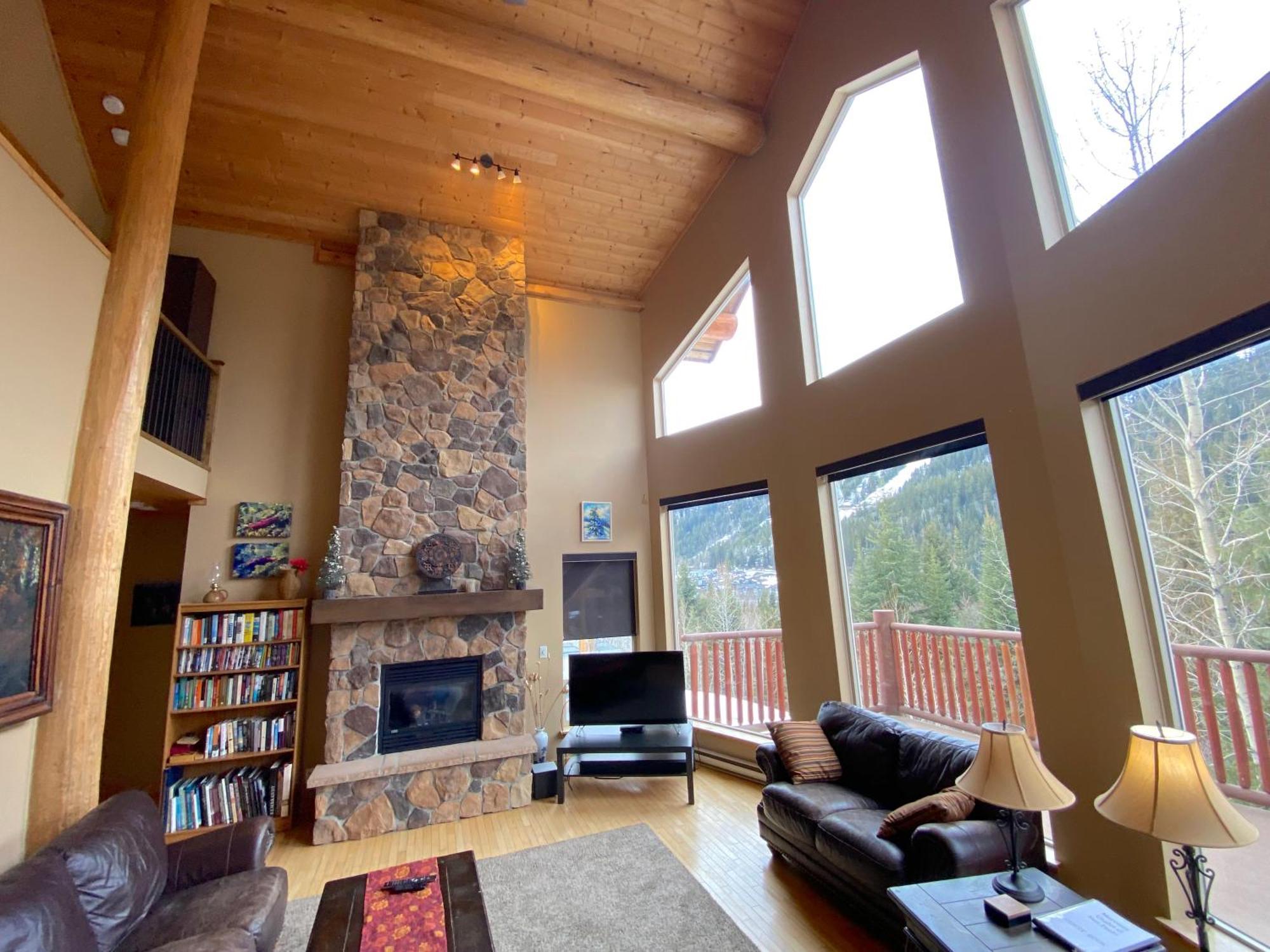 Morrisey Chalet At Sun Peaks Eksteriør billede