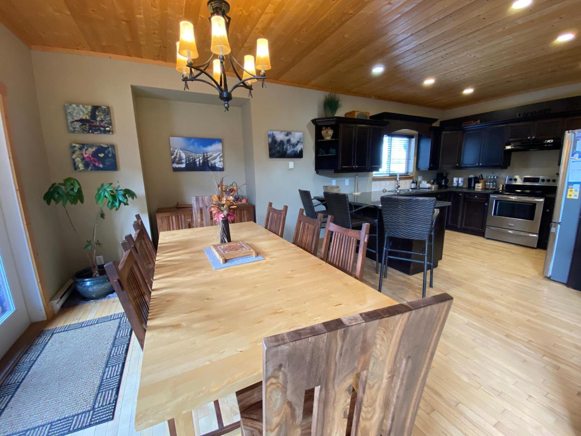 Morrisey Chalet At Sun Peaks Eksteriør billede